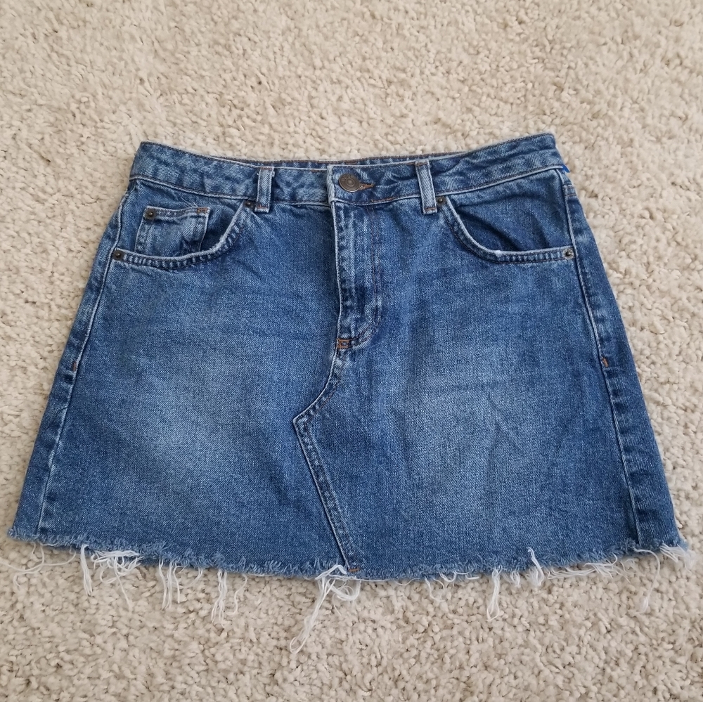 BDG Denim Jean Skirt w/ Frayed Hem M